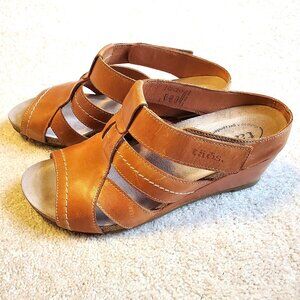 New in Box Taos Lydia Women’s Leather Slide Wedge Sandals Cognac Brown Size 9